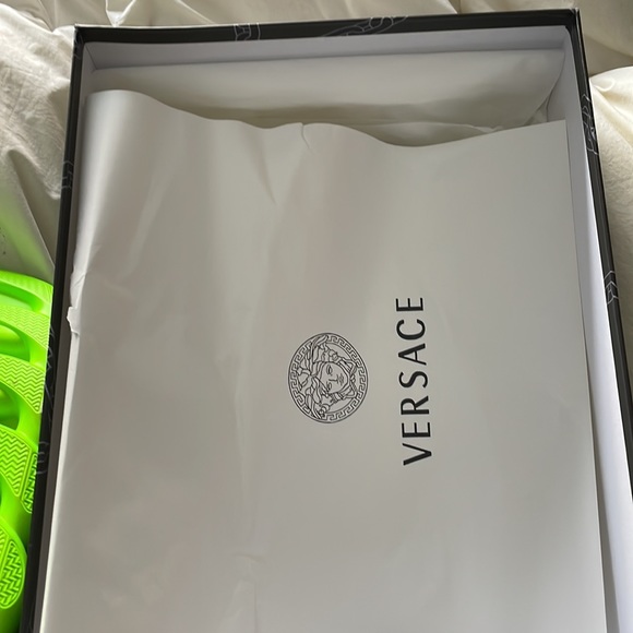 Mens Versace neon green rare chain reaction sneakers. - Picture 9 of 9